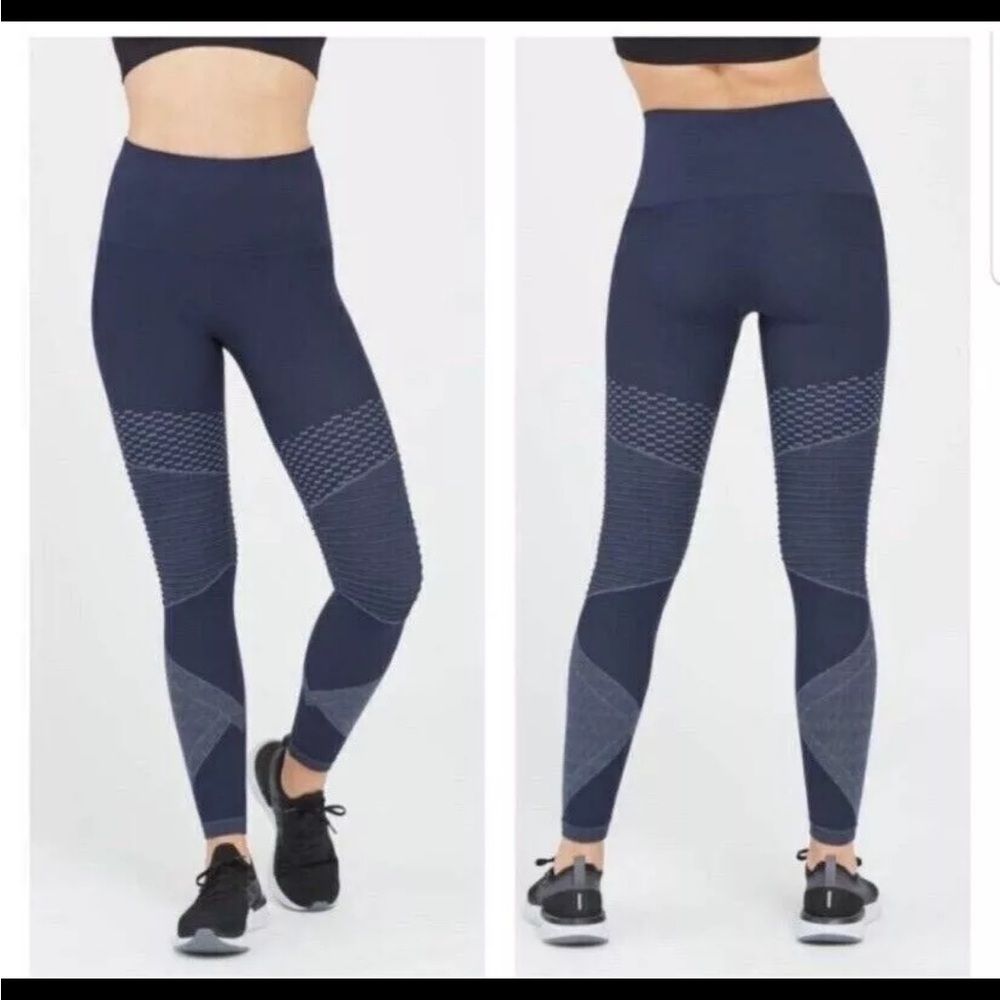 Spanx seamless moto leggings like new woman’s size medium